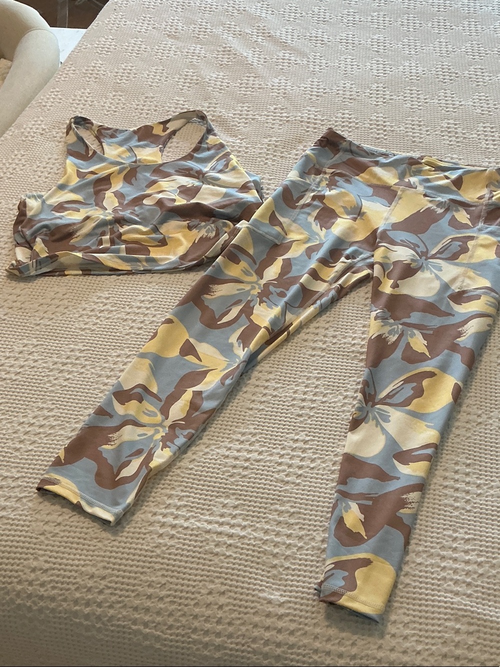 Women’s Printed High-Waist Leggings & Sports Bra Set - Blue, Brown, Yellow